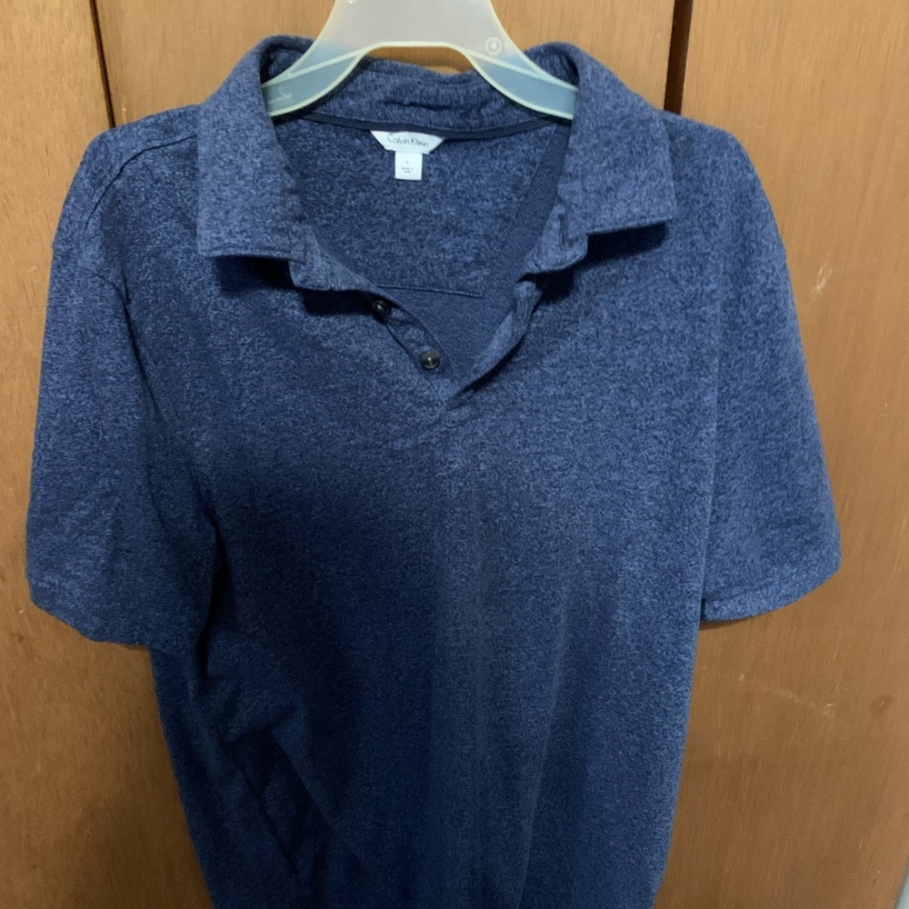 Short sleeve polo style navy blue men’s small Calvin Klein